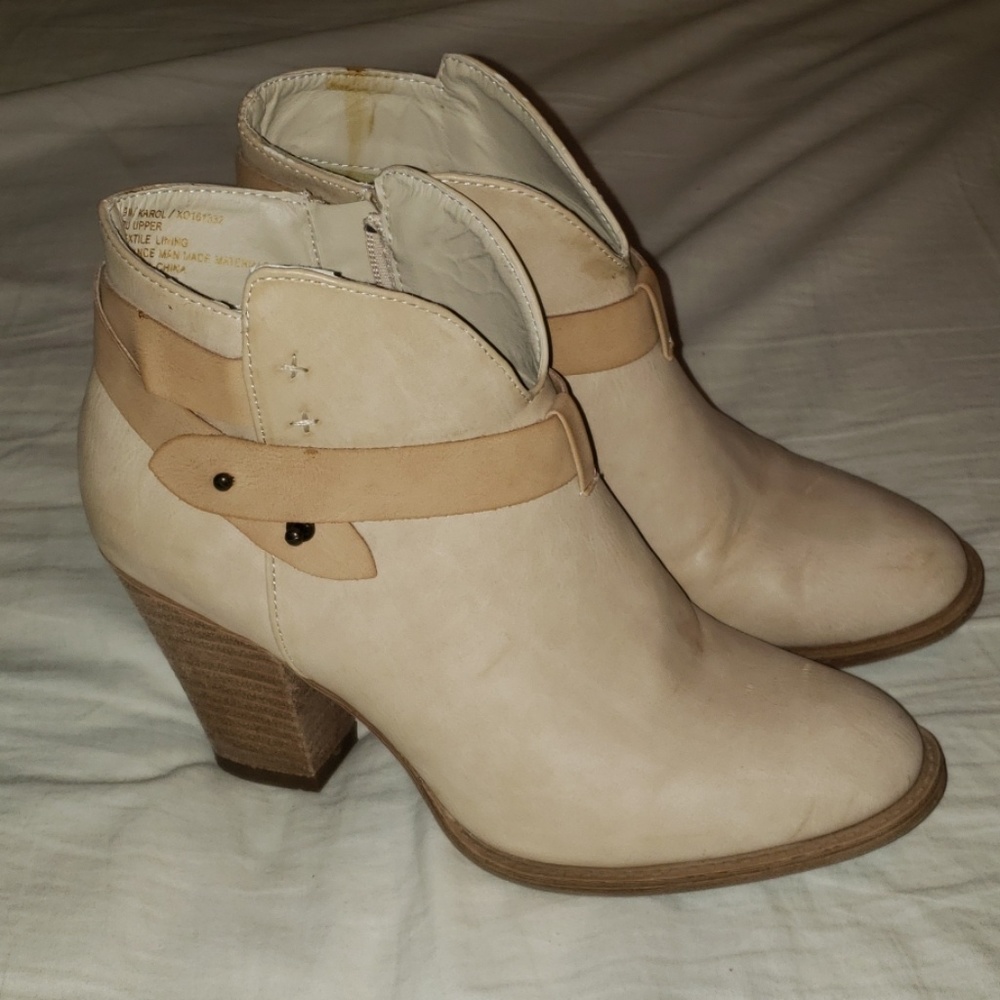 XOXO Ankle Boots